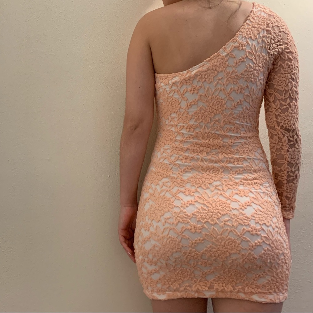 🌸FLORAL LACE DRESS🌸 - Picture 2 of 2